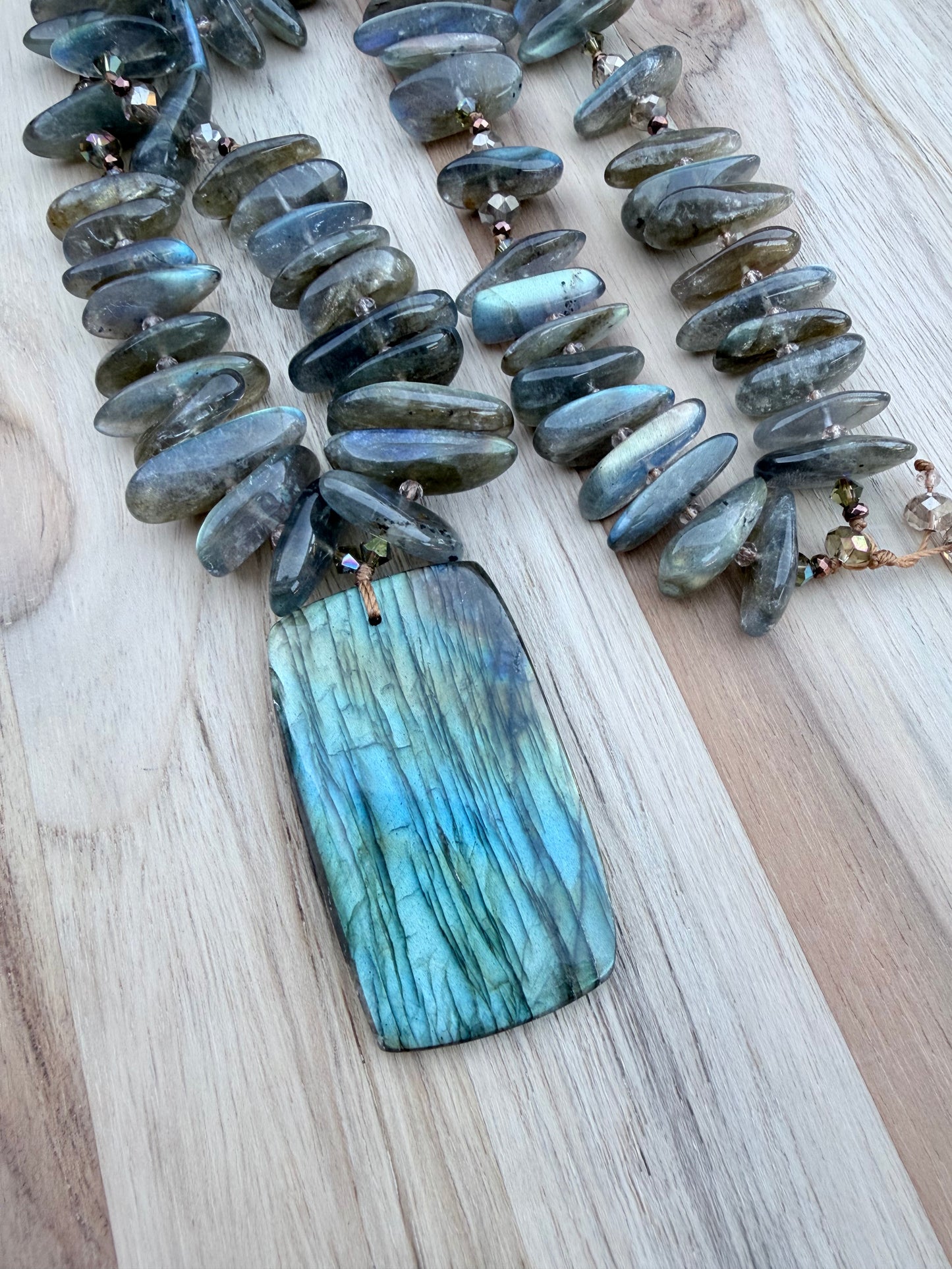 28 Inch Blue Flash Labradorite Beaded Pendant Necklace with Labradorite Tumbled Chip Beads and Crystal Accents