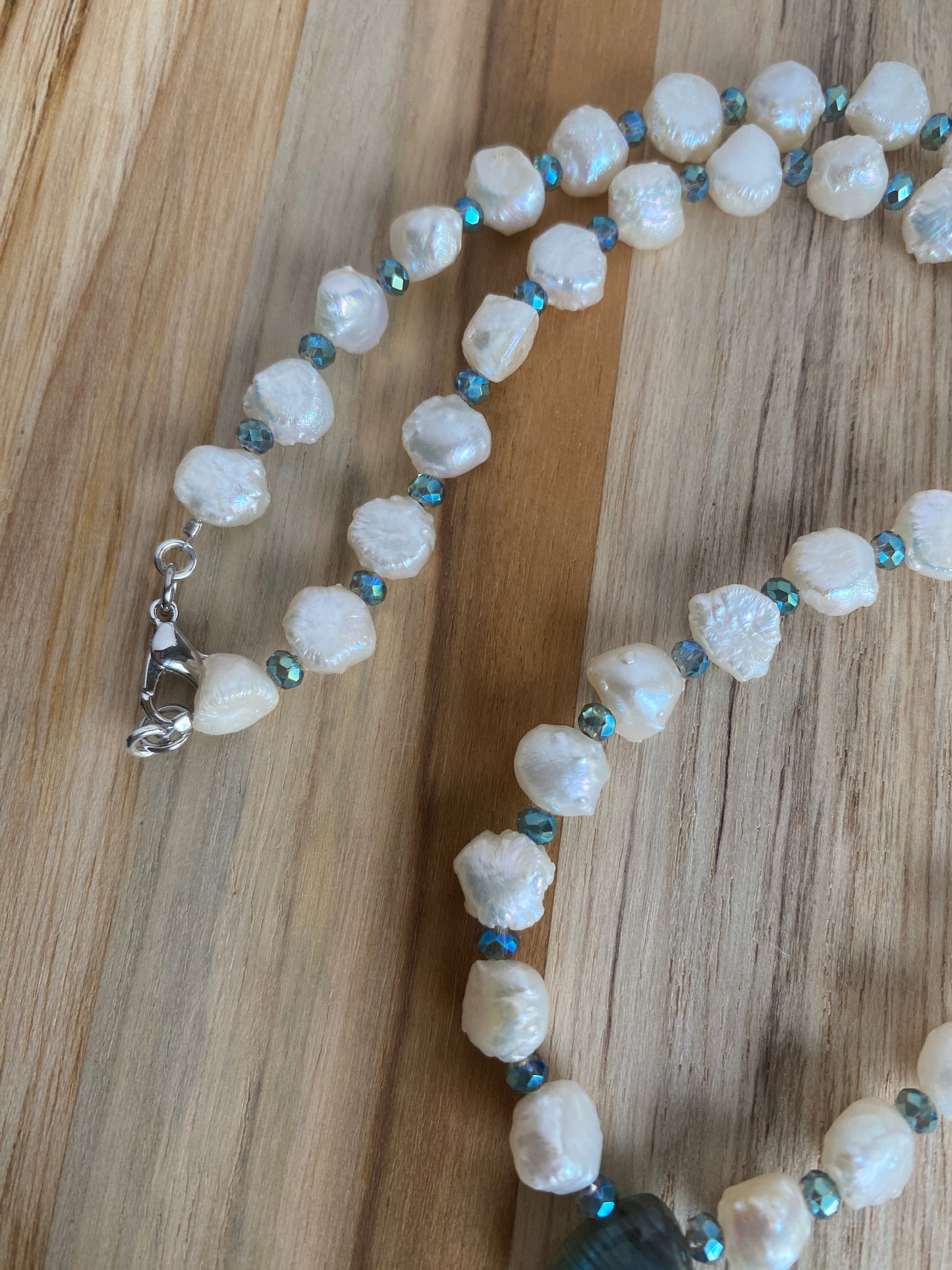 White Freshwater Pearl with Labradorite Pendant Bead and Crystals