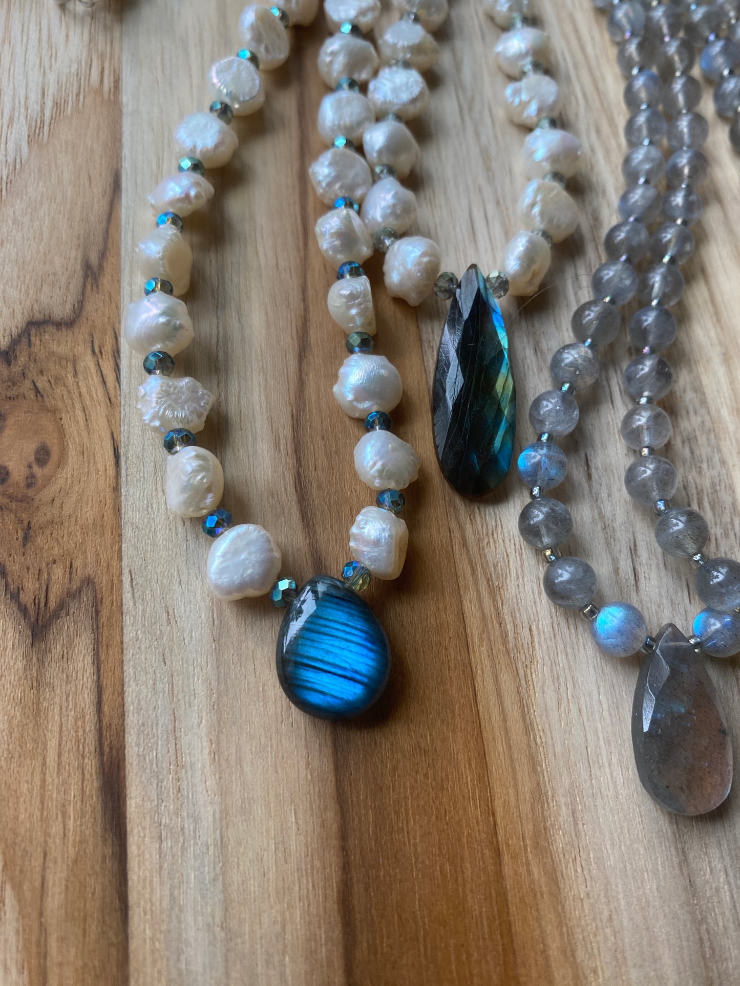 White Freshwater Pearl with Labradorite Pendant Bead and Crystals