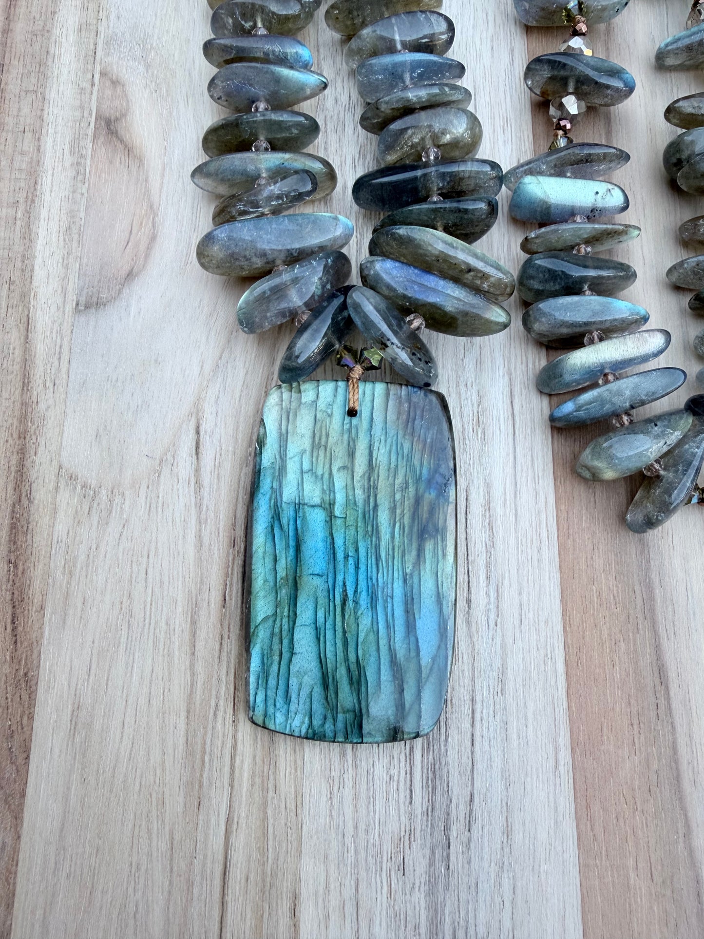 28 Inch Blue Flash Labradorite Beaded Pendant Necklace with Labradorite Tumbled Chip Beads and Crystal Accents