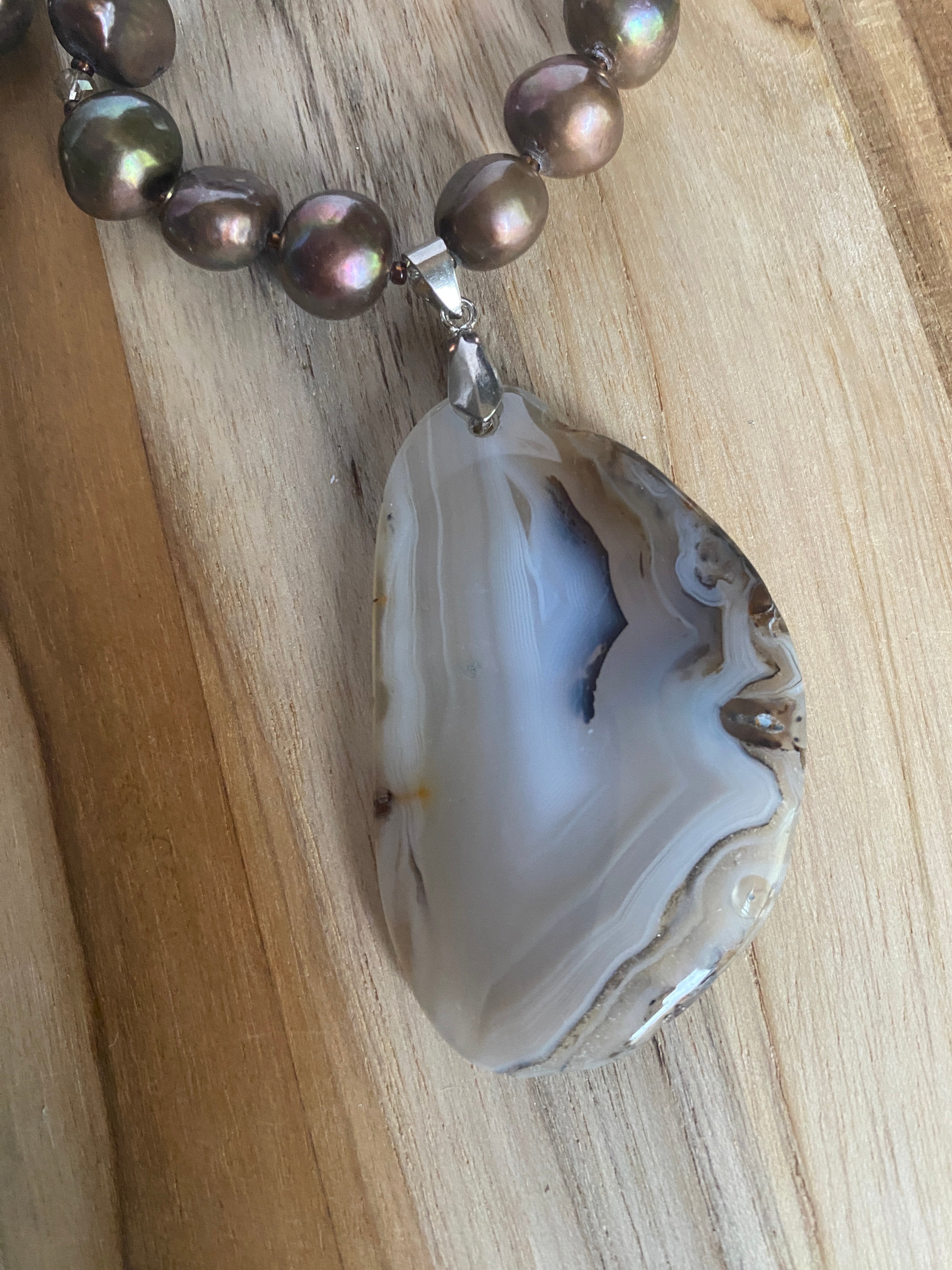 18.5" Agate Slice Pendant Necklace with Brown Freshwater Pearls - My Urban Gems