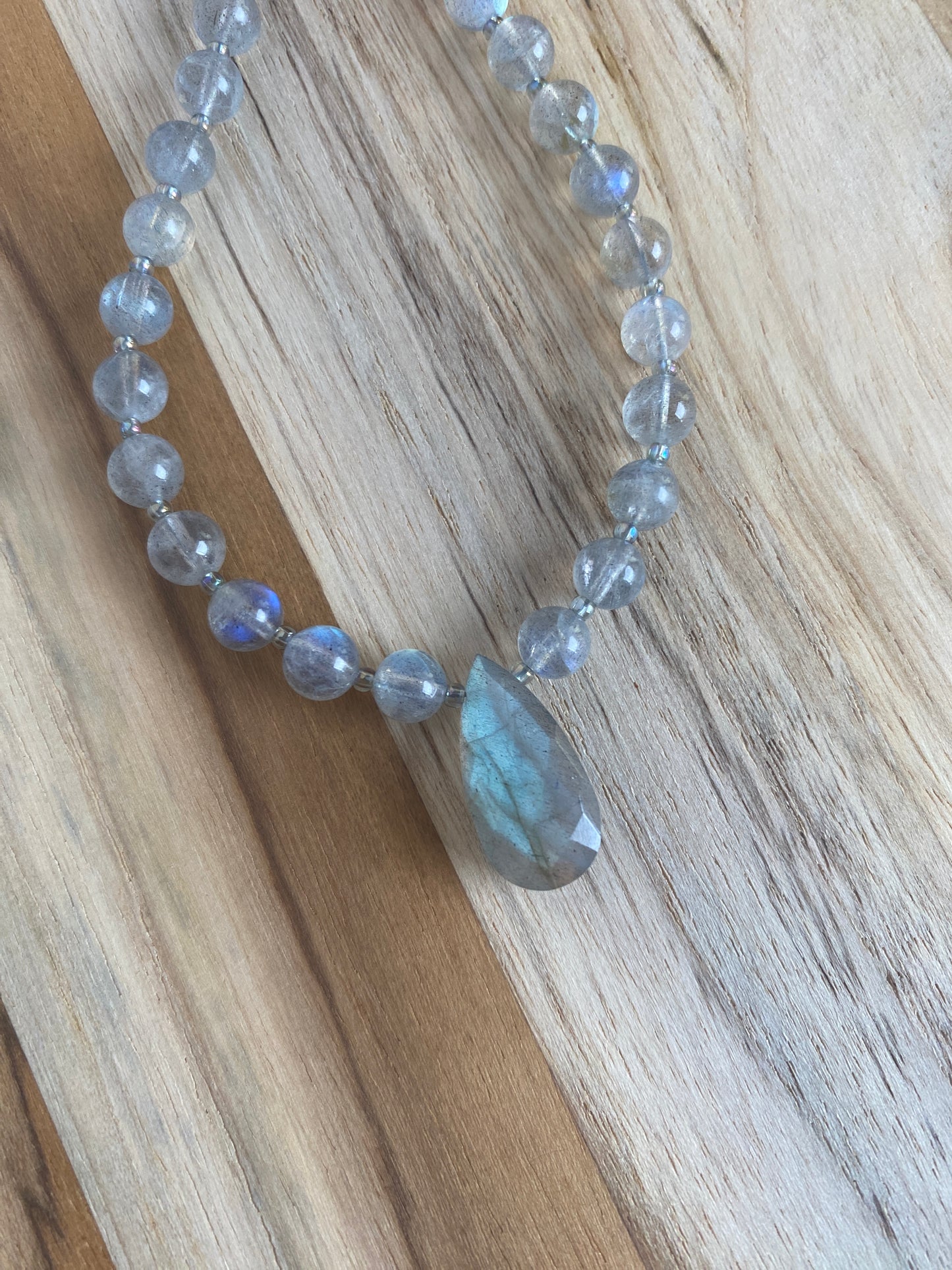 Labradorite Pendant Necklace with Labradorite Beads