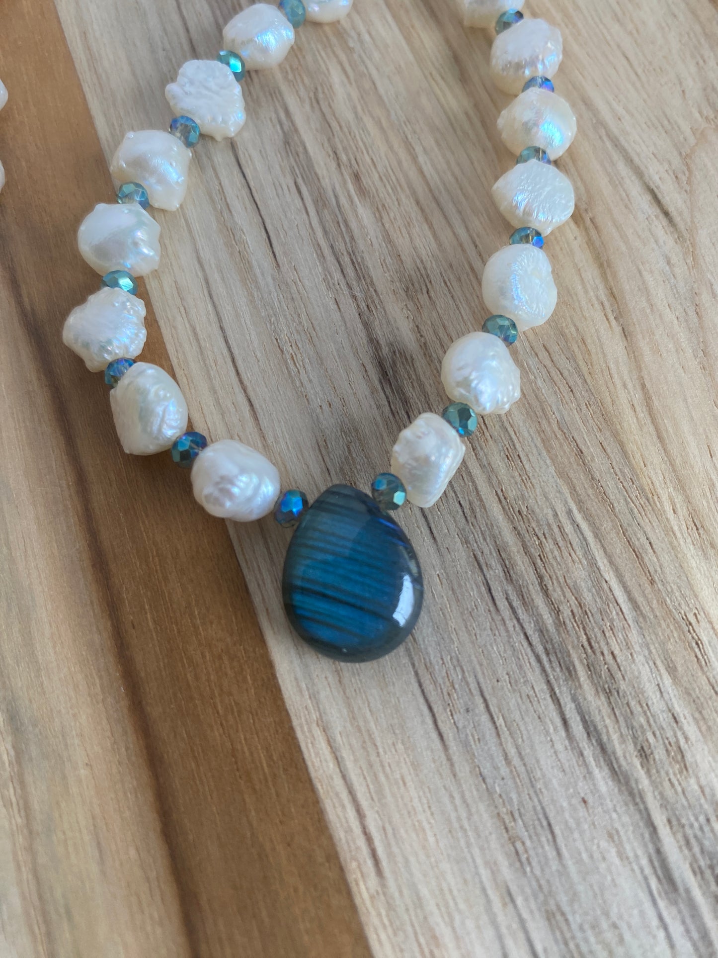 White Freshwater Pearl with Labradorite Pendant Bead and Crystals