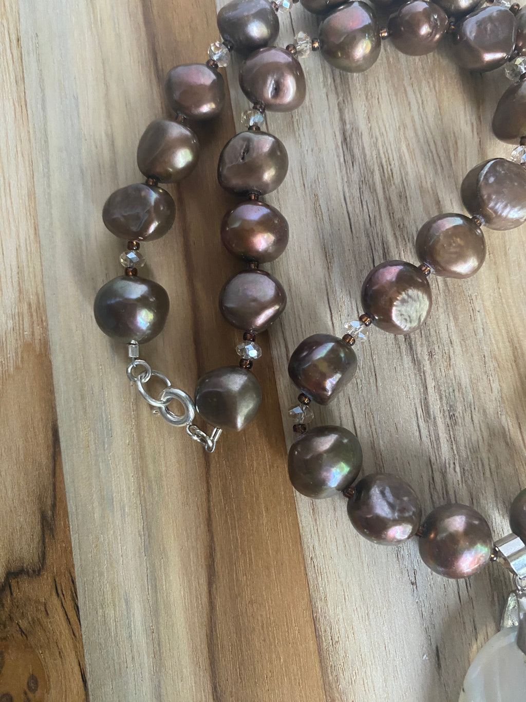 18.5" Agate Slice Pendant Necklace with Brown Freshwater Pearls - My Urban Gems