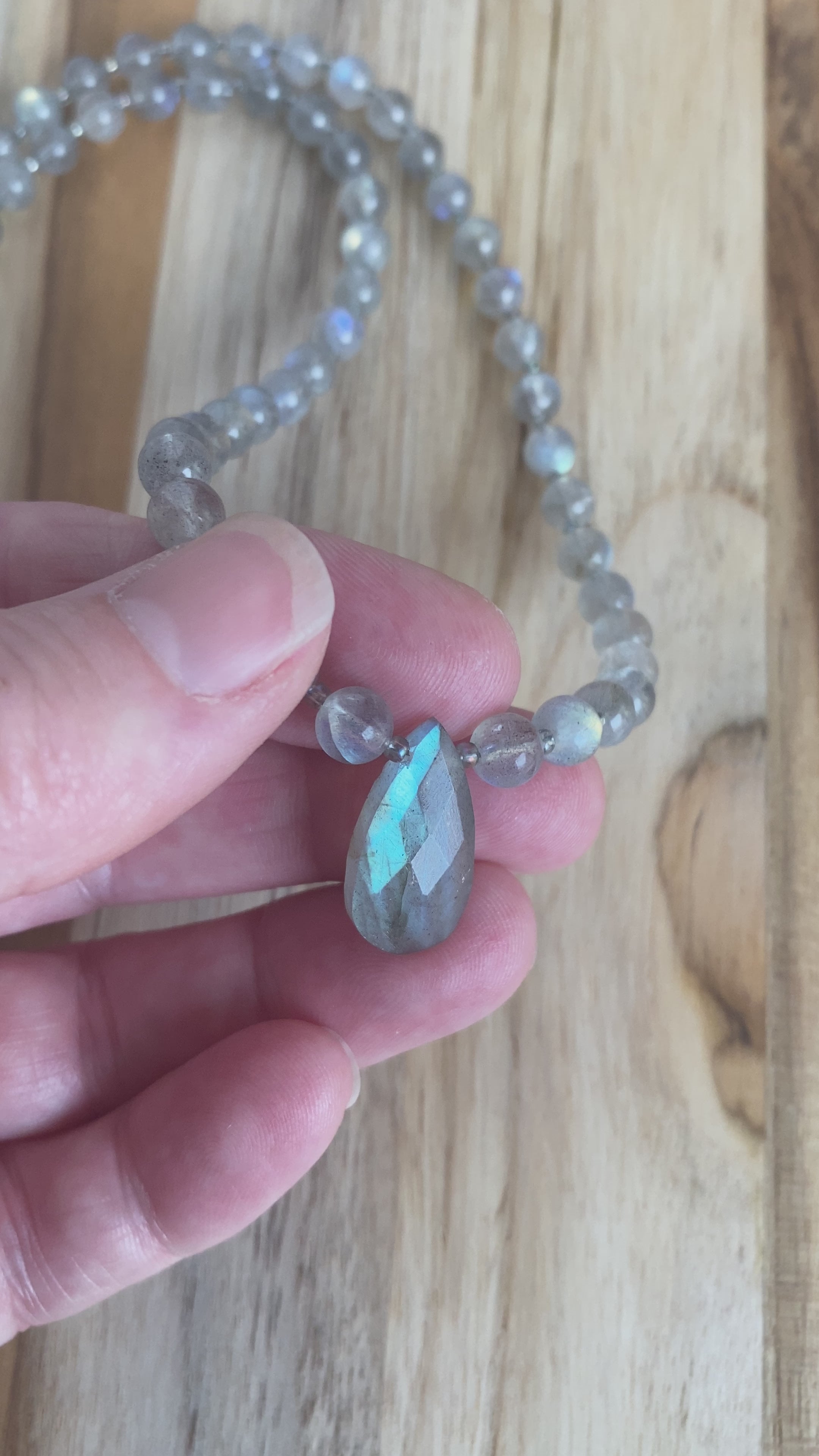 Labradorite Pendant Necklace with Labradorite Beads