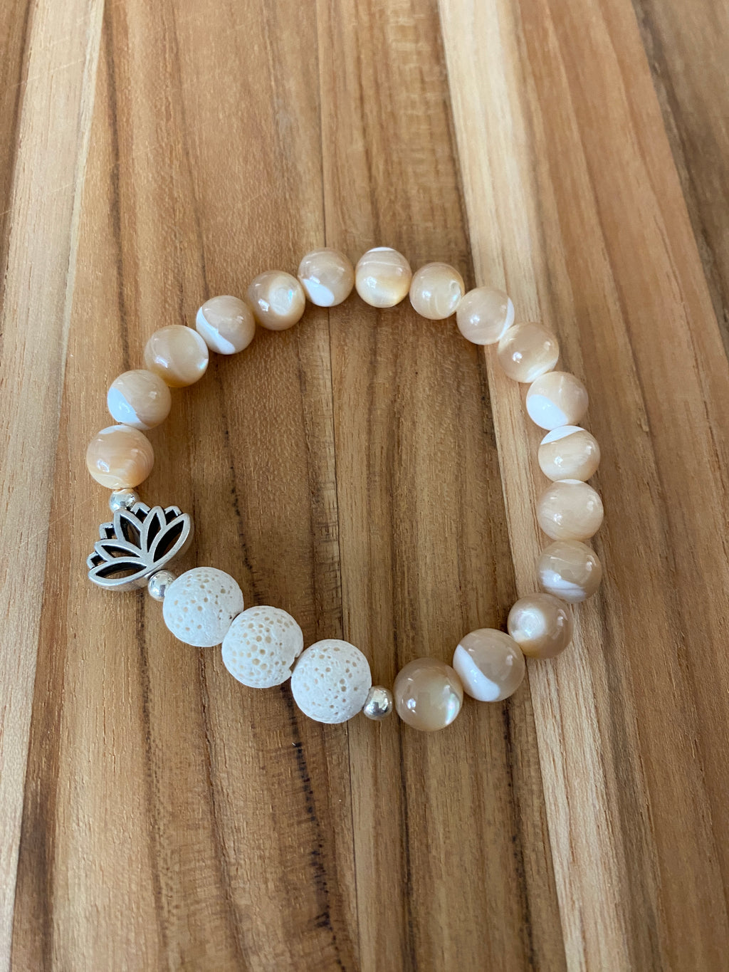 Essential Oil Diffuser Aromatherapy Mother of Pearl Stretchy Bracelet with Lotus Flower