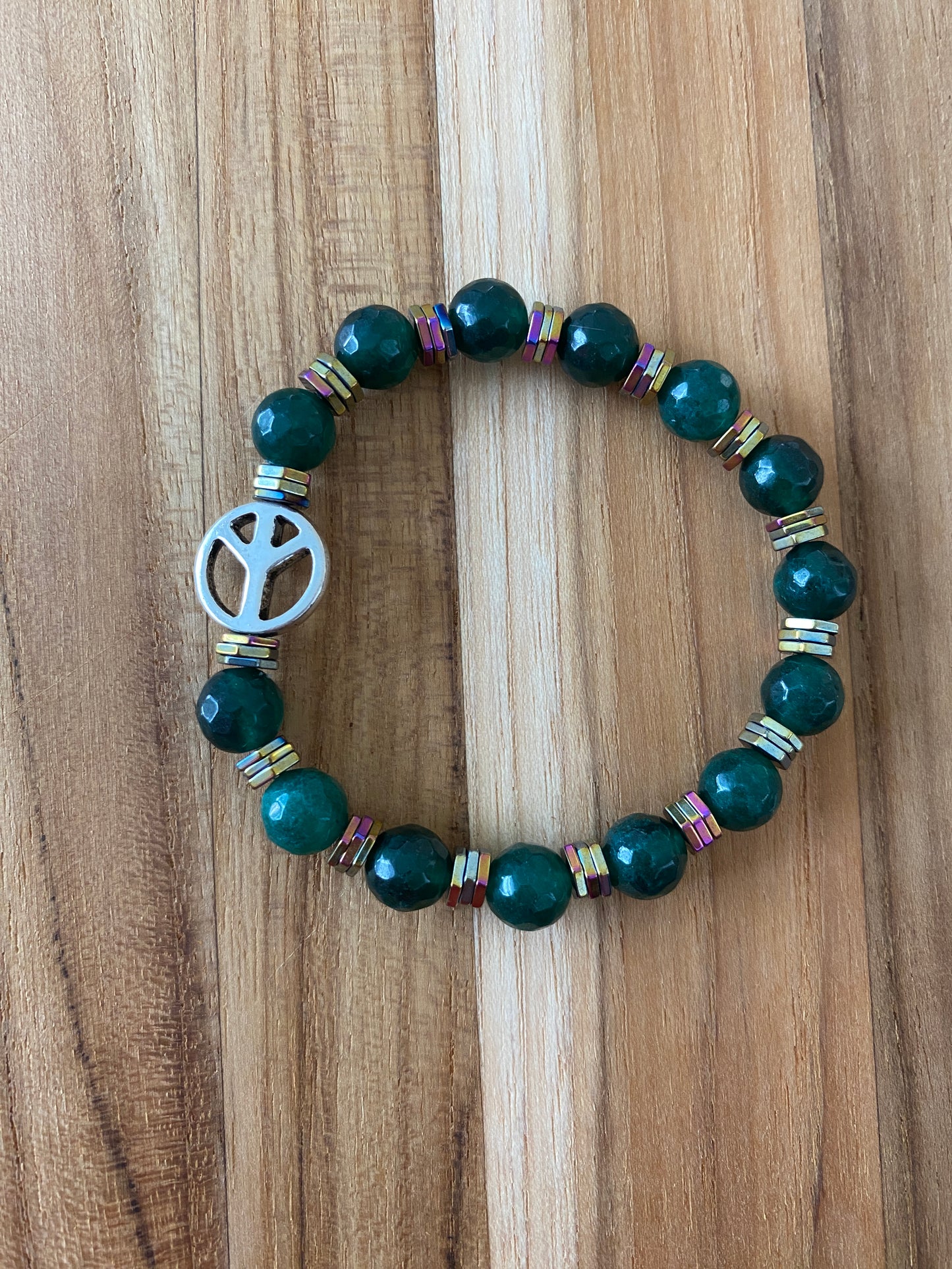 Green Faceted Agate Stretch Bracelet with Peace Sign